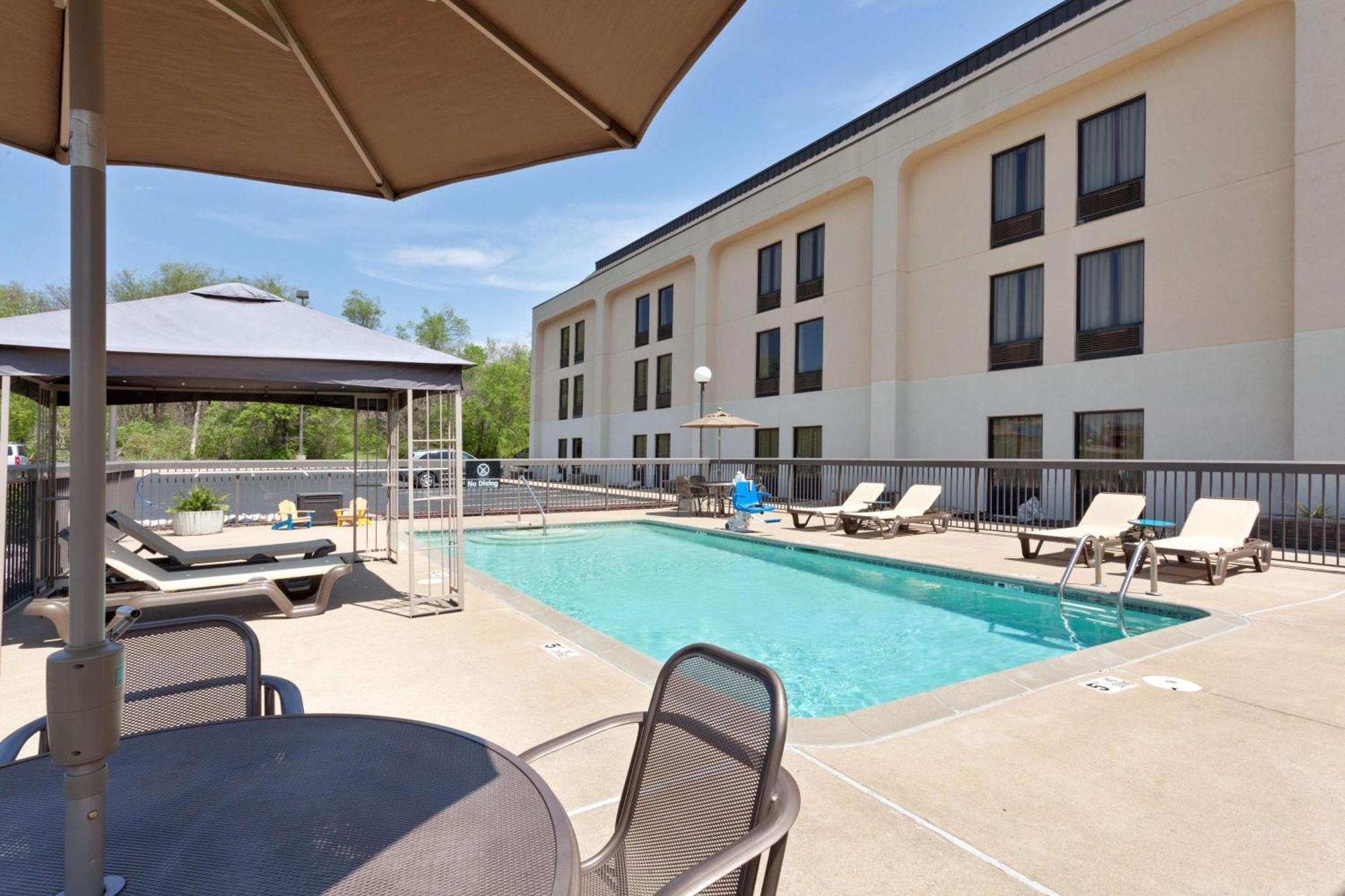 Hampton Inn Joplin Eksteriør bilde